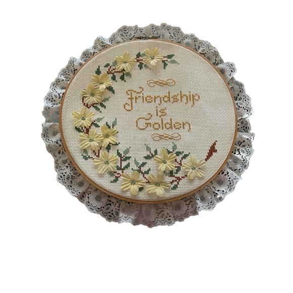 Cross Stitch Wooden Framed With Lace In 10" Hoop Friendship Is Golden Flowers - Picture 1 of 3